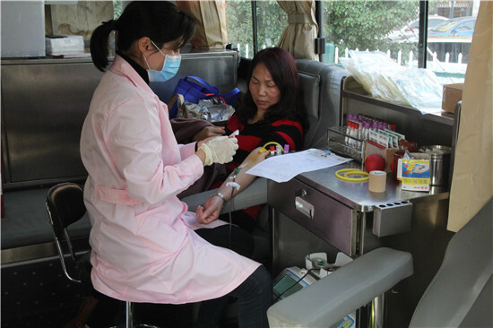 賽爾人無(wú)償獻(xiàn)血，用愛(ài)心為生命加油